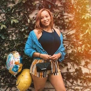 Meet your Posher, Roxanne